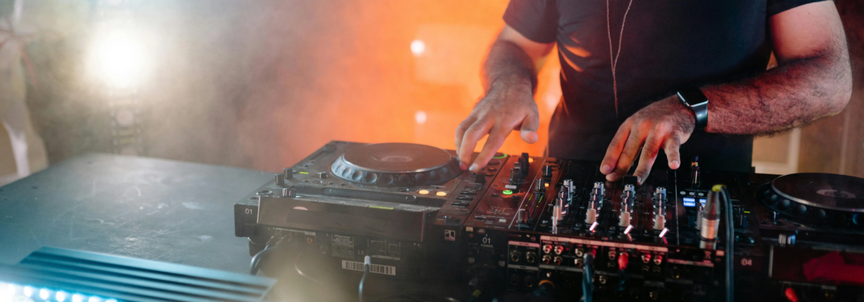 How to Set Up Your DJ Equipment for Flawless Performances